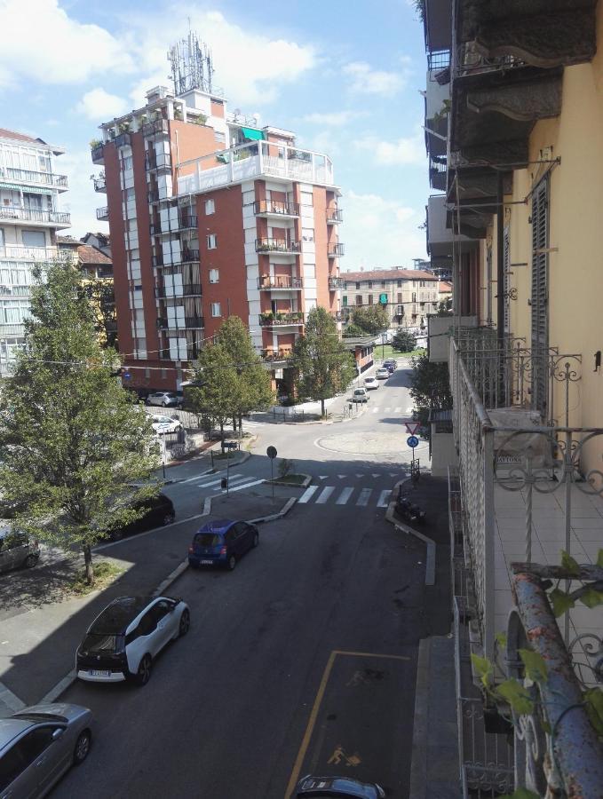 Cinecasa Di Andrea E Cristina Apartment Turin Luaran gambar