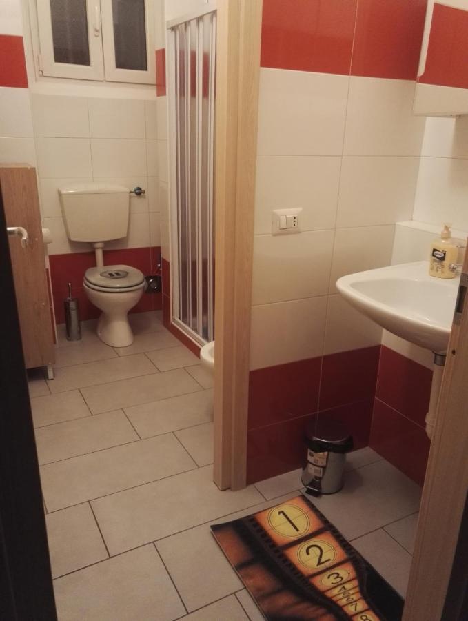 Cinecasa Di Andrea E Cristina Apartment Turin Luaran gambar