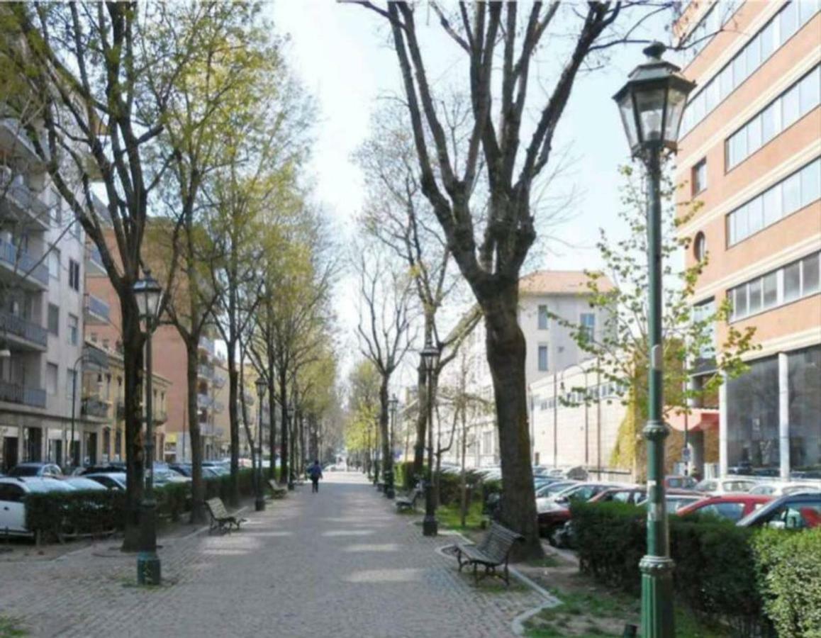 Cinecasa Di Andrea E Cristina Apartment Turin Luaran gambar